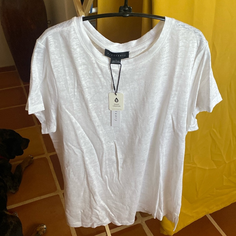 Sanctuary white T shirt, short sleeve never worn